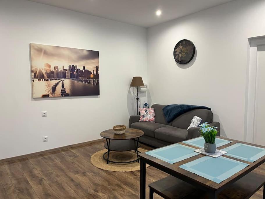Le Bleuet Apartment Монрежо Екстериор снимка