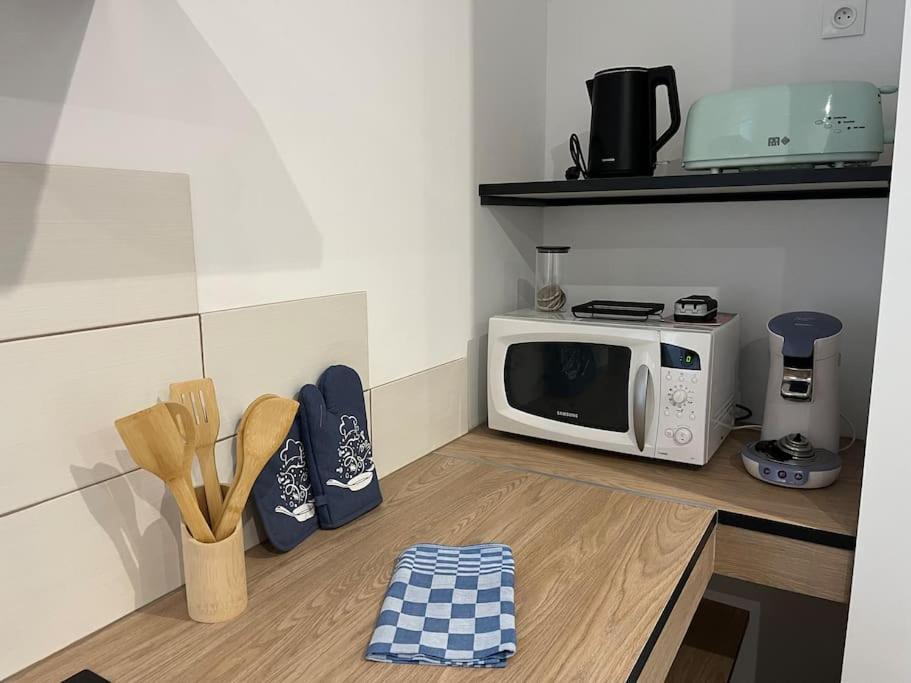 Le Bleuet Apartment Монрежо Екстериор снимка
